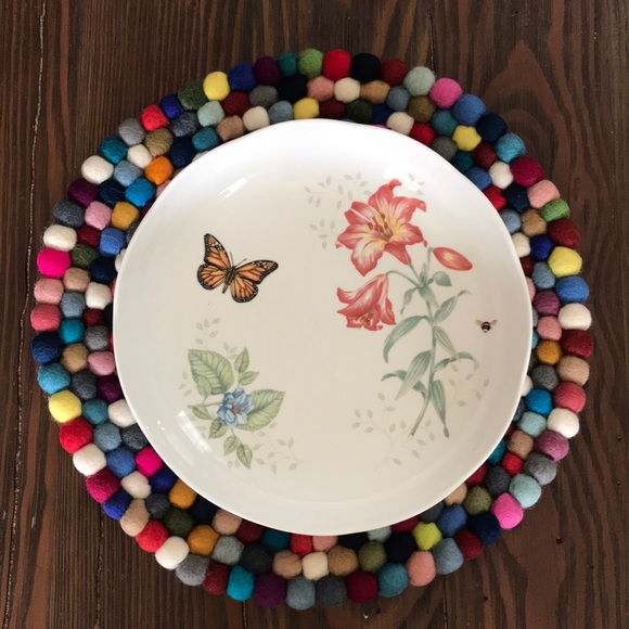 15.5” colorful Handmade Felt ball seat /plate mat - Picture 3 of 8